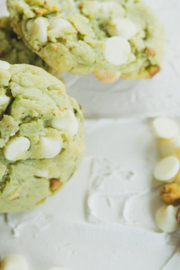 white-chocolate-pistachio-cookies