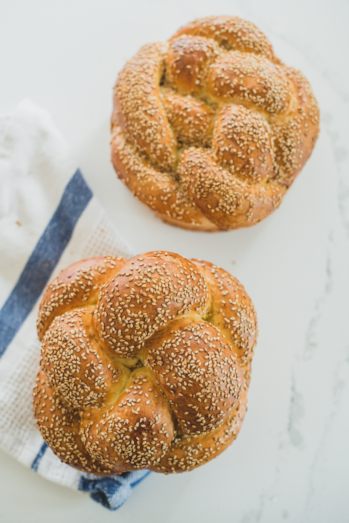 https://rolledindough.com/wp-content/uploads/2020/03/rolled-in-dough-airy-light-challah-13.jpg