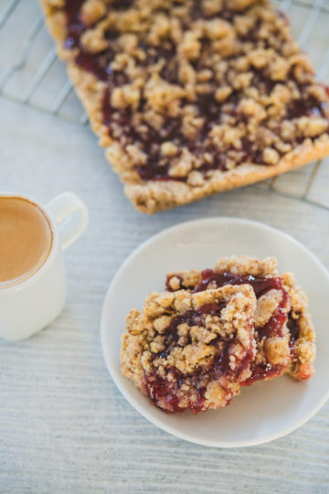 strawberry-crumb-cookies