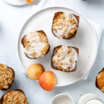 crumble peach muffins
