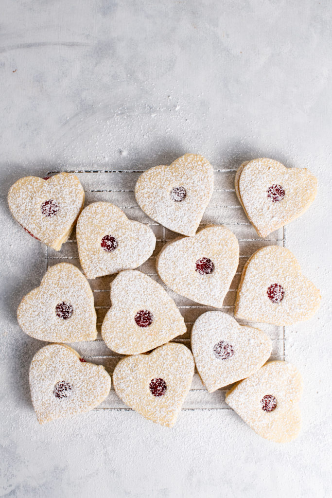 easy linzer cookies with maple syrup